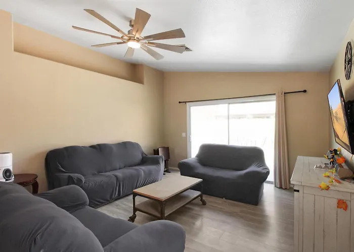 Dog Friendly - Near Stadium & Westgate *