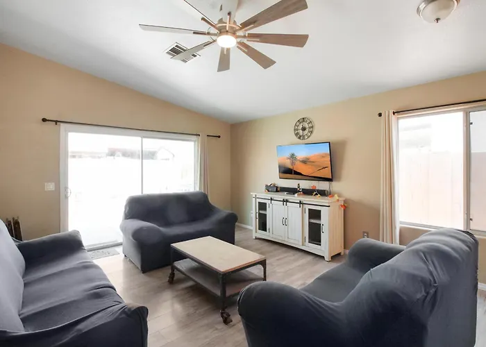 Dog Friendly - Near Stadium & Westgate Holiday home *